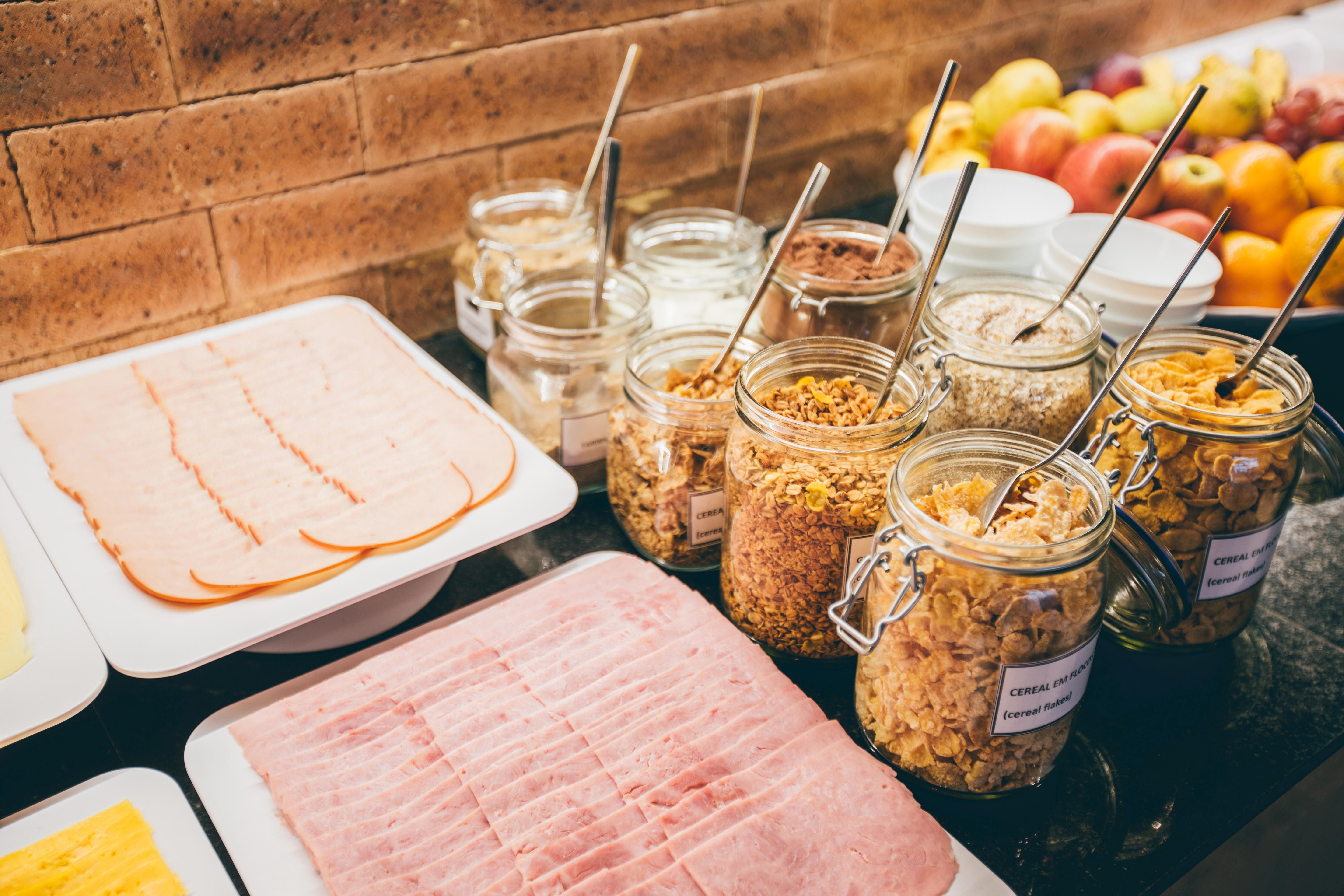 Cullinan Hplus Premium Бразилия Екстериор снимка Müsli and ham at a breakfast buffet